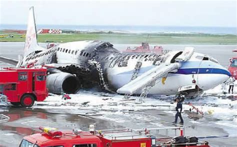 悲剧了！这家航空的飞机撞上自家另一架飞机 2架都严重受损_民航_资讯_航空圈
