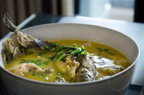炖鱼汤的时候，用热水还是冷水？4类鱼汤做法技巧，可以提鲜去腥