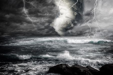 台风下狂暴的大海高清图片下载-正版图片500625755-摄图网