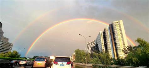 北京雨后现双彩虹