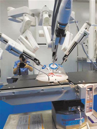 国产手术机器人“妙手”回春-天穆网