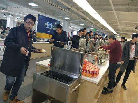 广州昱洋回转寿司智能化速递送餐系统微型小火车智能送餐设备实现同时多份餐点配送提供专业开店指导 - 百度AI市场