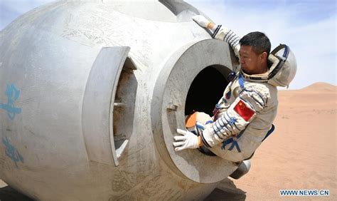 真实版“荒野求生” 中国宇航员完成沙漠生存训练_科技_环球网