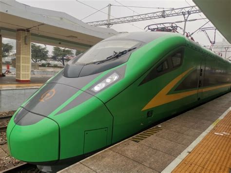 今天“绿巨人”动车组首次在上海南站开行！本周日还能坐着它往返沪杭！ - 周到上海