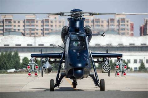 南京军区某陆航团新型武装直升机紧急出动演练