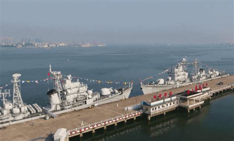 海军开封舰、大连舰、遵义舰、桂林舰退役仪式举行 四艘国产第一代导弹驱逐舰光荣退役