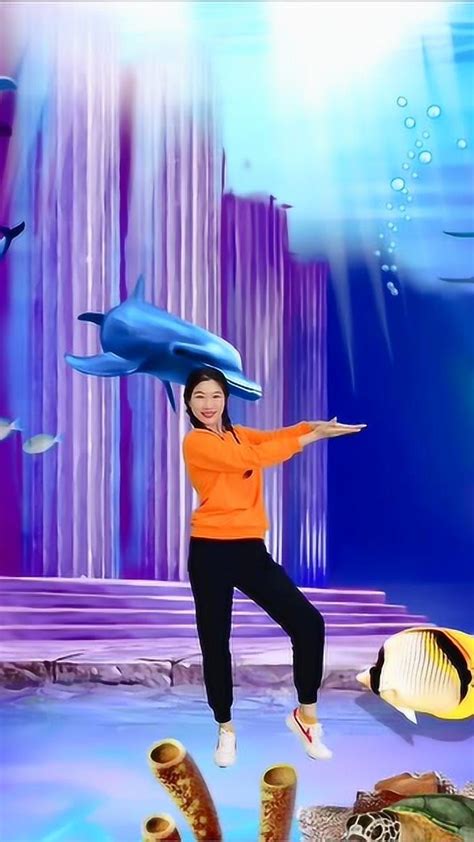 幼儿园原创律动舞蹈《鲨鱼宝宝》完整版，一起跟着小姐姐来跳吧