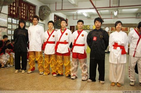 广州市轻工职业学校举行岭南文化艺术专业拜师仪式