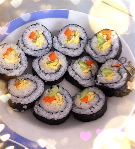 自制寿司的做法_【图解】自制寿司怎么做如何做好吃_自制寿司家常做法大全_红豆沙冰_豆果美食