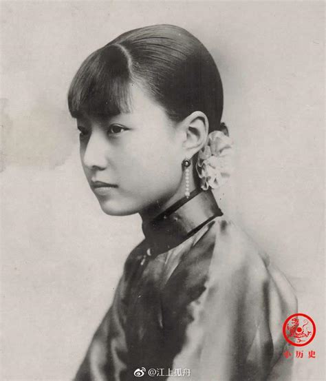 1950年杜月笙与孟小冬结婚照。孟小冬（1907-1977），北京宛平人