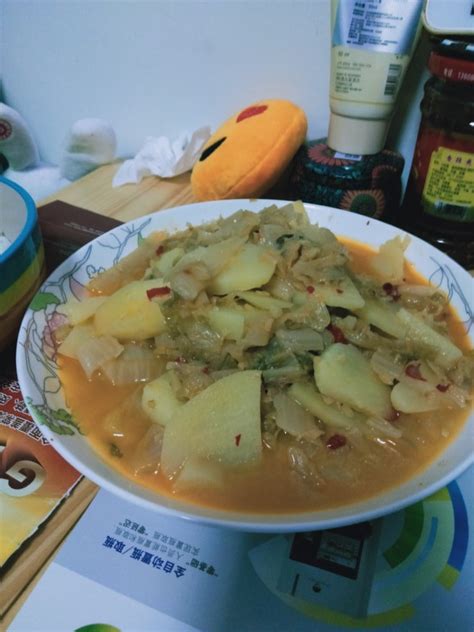 【东北辣白菜炖土豆的做法步骤图，怎么做好吃】暗恋那么美_下厨房