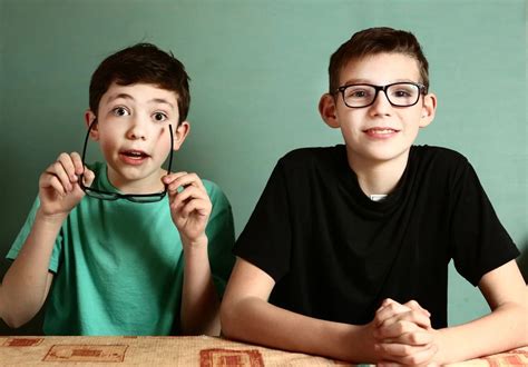 儿童近视后应该多带眼镜吗？
