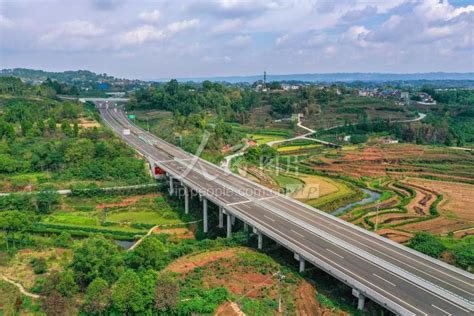 四川泸州：泸永高速公路建成-人民图片网