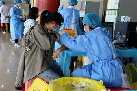 教育科学学院组织学生接种新冠疫苗