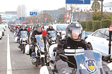 庆祝警察节 铁骑展英姿--今日宁海