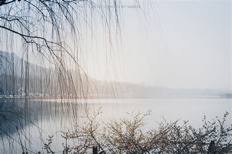 雨雾中的青山雨滴窗外的风景高清图片下载_红动中国