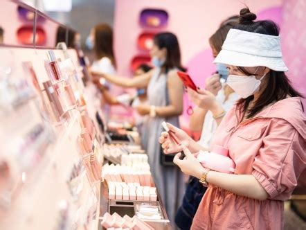 2020美妆行业品牌营销洞察报告：30岁以下女性为美妆主力，国货逐步受大众青睐_推荐_i黑马