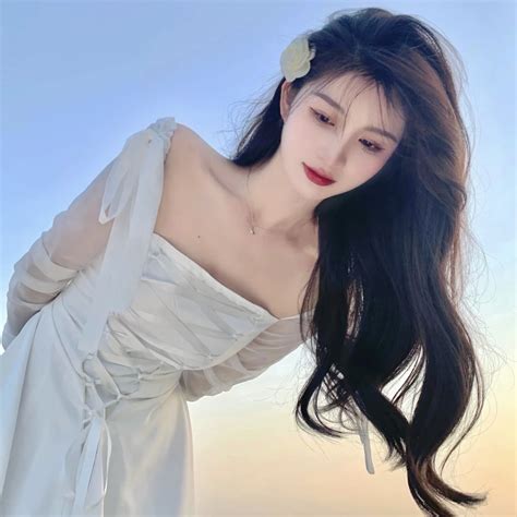 全身性感真人女头图片 全身性感真人女头图片
