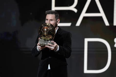 金球奖，欧洲足球先生，世界足球先生，欧足联最佳球员有什么区别