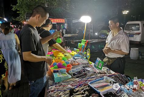 重庆消夏添新去处 夜市地摊人气旺-天气图集-中国天气网