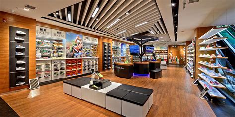 特步亚洲最大体验店 | 紫阳伙伴 | 品牌识别和设计事务所