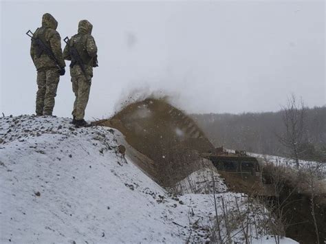 白俄罗斯宣布在边境举行大规模军演 重点演练防空