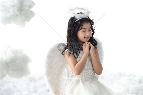纯洁仙女虚构快乐的小天使做祈祷高清图片下载-正版图片501906315-摄图网