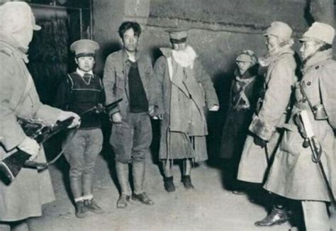 抗日时期，中国女兵被俘后真实情景，最后临终一笑让鬼子魂飞魄散