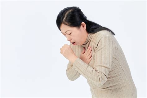 肺癌引起的咳嗽有什么特点？有这三点-肺癌症状-复禾健康