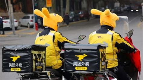 【图集】千名骑手重返岗位：上海街头，疫情下的外卖员| 上海战疫__财经头条