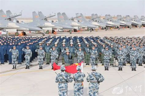 震撼！西部战区空军首次多地举行士官晋升军衔仪式 - 中国军网