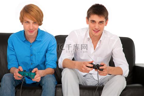 真是奇葩！日本一男子强迫儿子玩《GTA4》被抓_3DM单机
