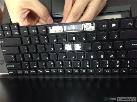 联想笔记本怎么换键盘？联想Z500笔记本拆解更换键盘图文教程 - 番茄系统家园