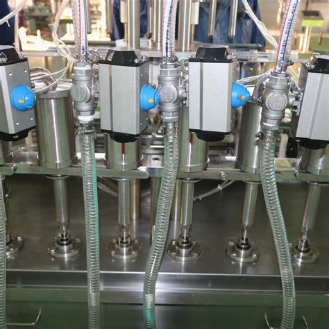 直线式八头液体灌装机-上海浩超机械设备有限公司