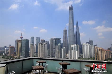 上海在建第一高楼攀顶632米 刷新沪上天际线_频道_凤凰网