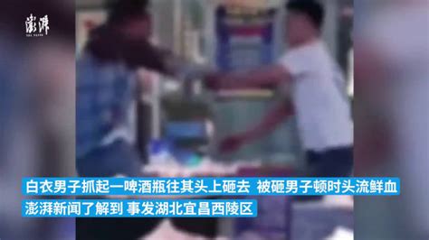 宜昌两男子大排档起冲突一人被砸流血，饭店：警方已介入_手机新浪网