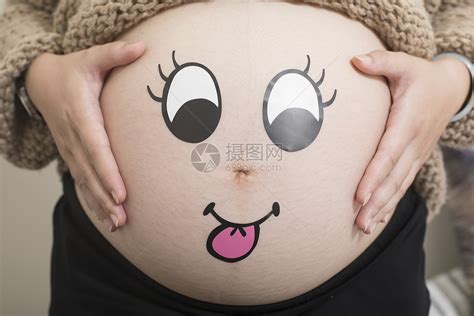 孕妇照肚子表情高清图片下载-正版图片500658440-摄图网