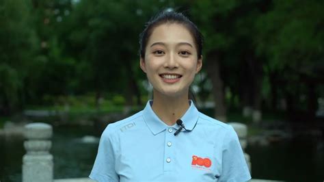冯琳是中国传媒大学播音主持艺术学院2018级本科生，她是庆祝成立100周年大会上的4名领诵员之一。|ZZXXO