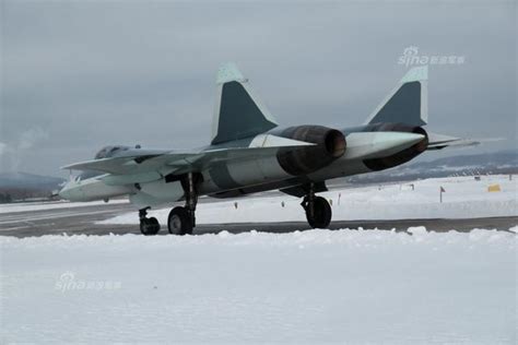 俄罗斯第九架T50战机现身！进度远落后于歼20_新浪图片