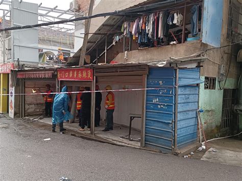 江城区城市管理和综合执法局在华龙村协助中州街道拆除违法建筑