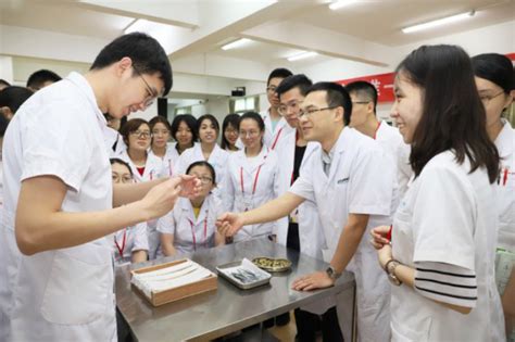 中医推拿培训_中医推拿培训学校_重庆市六合职业培训学校