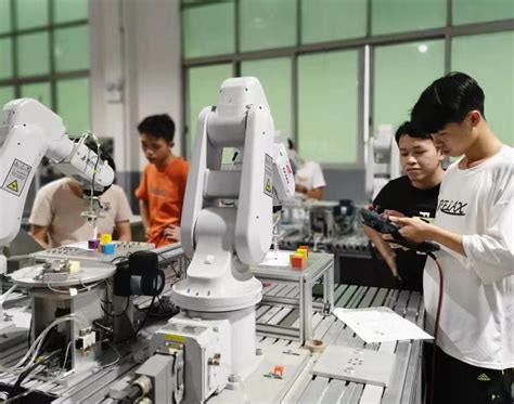 打造人工智能产业集群 广州工业机器人生产拥有什么优势?-行业资讯-自动化新闻-中国自动化网(ca800.com)