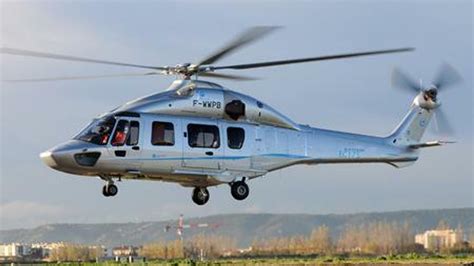13吨级大型民用直升机AC313A成功首飞-青报网-青岛日报官网