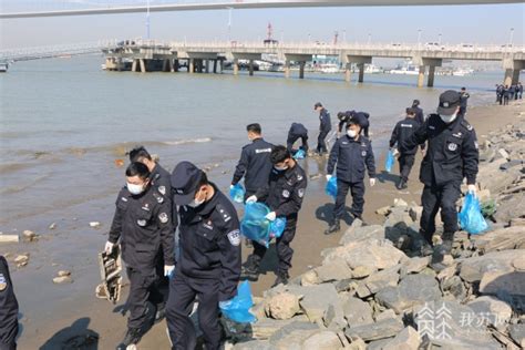 泰州：开展志愿活动江边捡垃圾 保护滩涂环境_我苏网