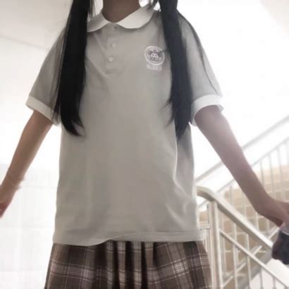 女生头像温柔漏腿