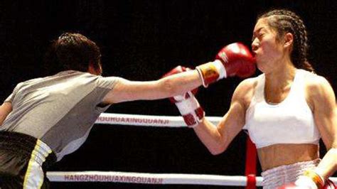 《功夫搏击》日本美女拳手挑战中国散打一姐 惨遭暴力飞膝KO！_高清1080P在线观看平台_腾讯视频