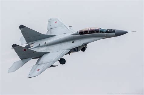 T50战斗机首次公开亮相莫斯科航展（组图）_第一金融网