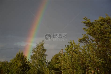高清：新疆哈巴湿地上空出现双彩虹 如仙境一般|新疆|阿勒泰地区_凤凰旅游