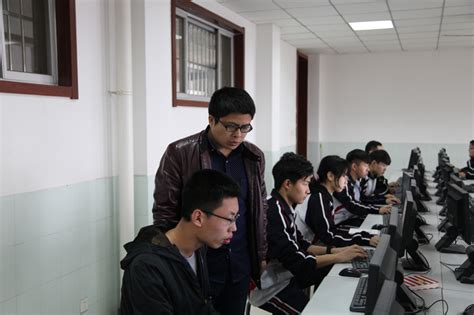 最喜欢的计算机课-内蒙古农业大学附属中学
