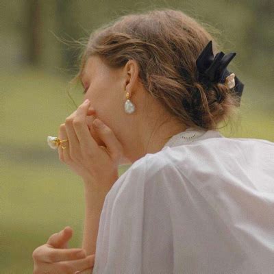 粉色英伦复古风头像女生